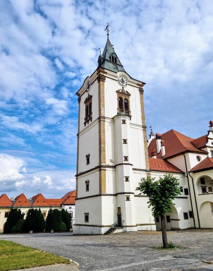 Apartment In A Historical House In The Center Of Levoča Exterior foto